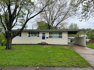 1440 Swan Dr, Florissant, MO