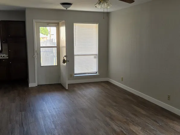 3300 Gardenview Cir, Denton, TX 76207