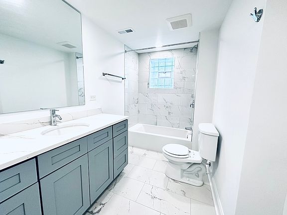 3rd image of 901 W Agatite Ave #901