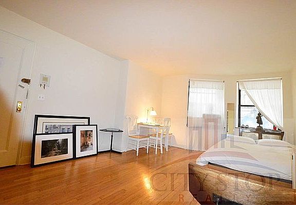 4th image of 145 W 74th St APT 1A