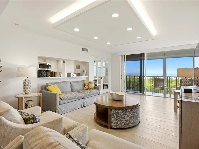 5550 Heron Point Dr #503 — Photo 4
