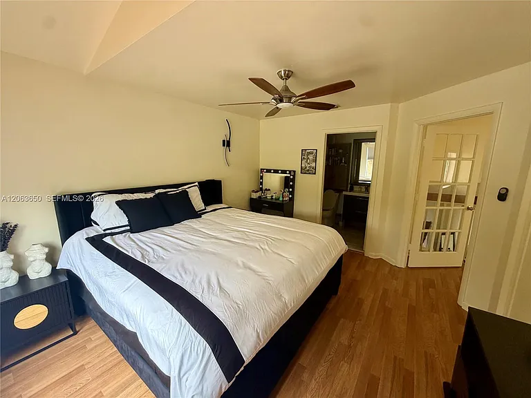 1012 Coral Club Dr #1012 — Photo 11