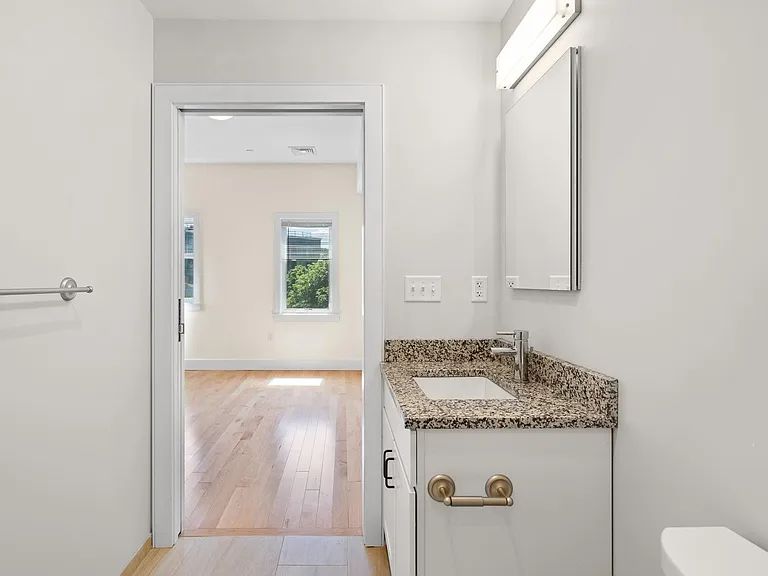 2489 Washington St #2A — Photo 18
