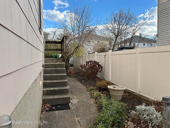 2nd image of 123 Cranford Ave