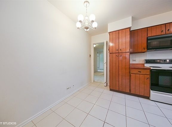 5th image of 360 Claymoor APT 2C