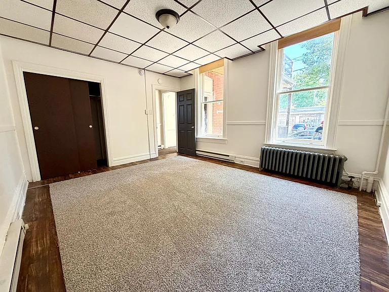 18 N Pine St #1 — Photo 4