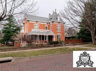 805 N 4th St, Atchison, KS 66002