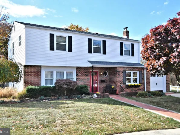 8648 Belfry Dr, Philadelphia, PA 19128