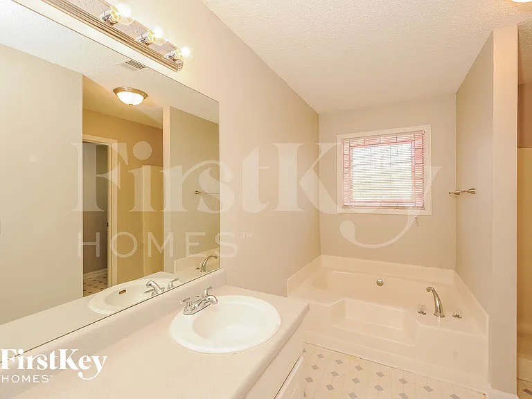 382 Scenic Ln — Photo 9