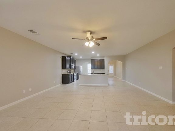 4th image of 714 Shady Meadow Ln