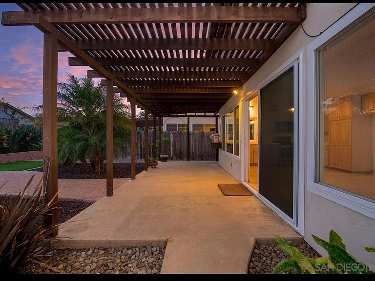 8955 Taurus Pl — Photo 9