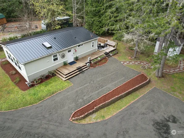 40 N Goldeneye Place, Hoodsport, WA 98548