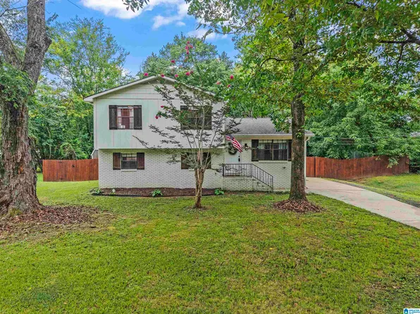 1813 Linden St, Leeds, AL 35094