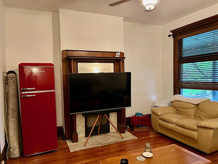 315 W Hubbard Ave — Photo 8
