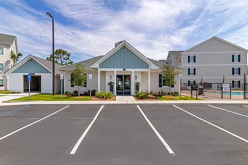 The Pointe Grand Apartment Homes Photo 1 The Pointe Grand Apartment Homes Photo 1