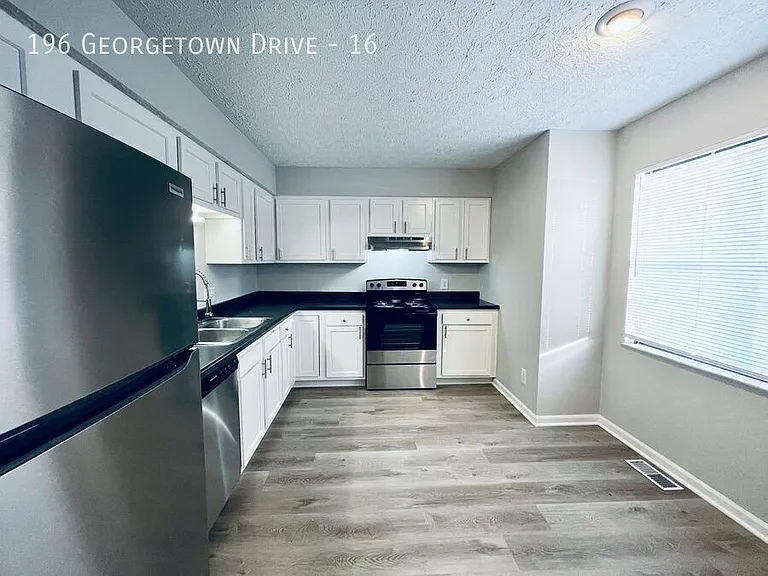 196 Georgetown Dr #16 — Photo 3