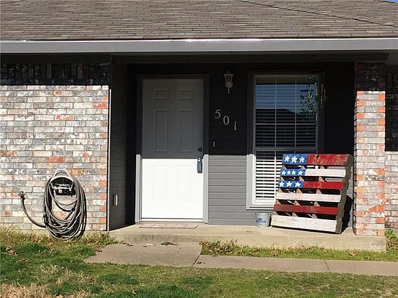 2nd image of 501 Mary Jane Ln
