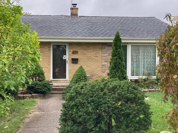 7816 N Octavia Ave, Niles, IL 60714