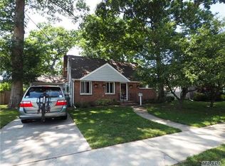 5 Hull St, Oceanside, NY