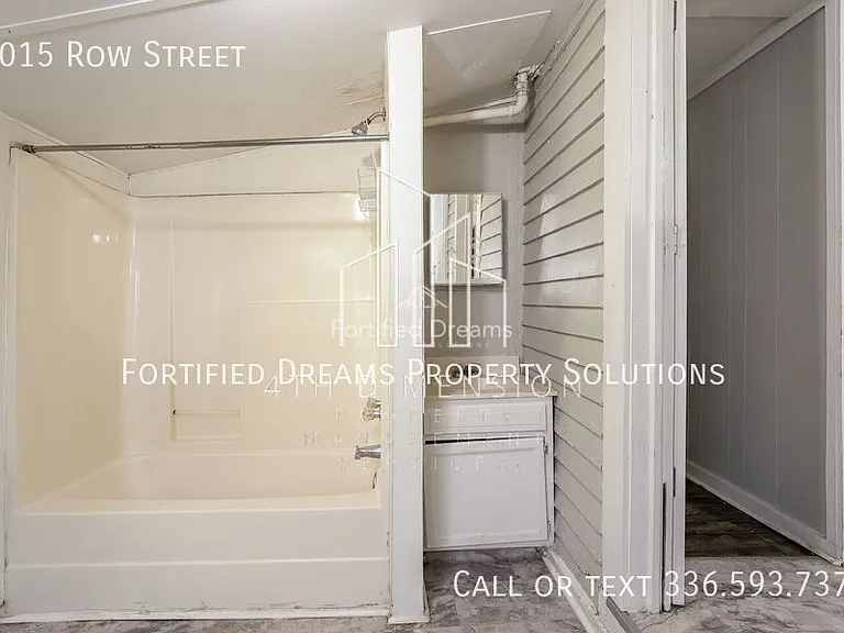 2015 Row St — Photo 13