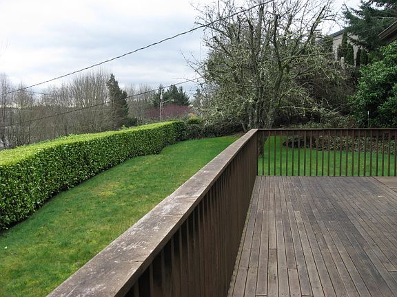 3rd image of 437 W Bay Dr NW