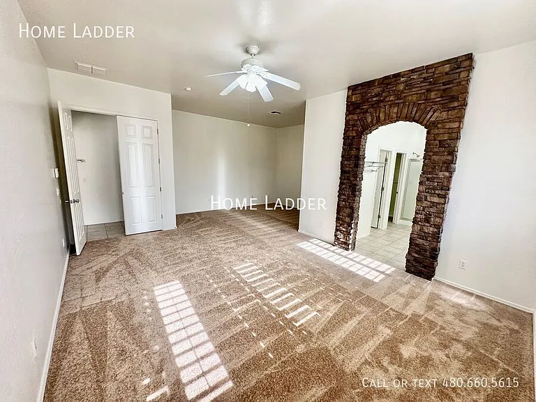 6822 S 55th Ln — Photo 13