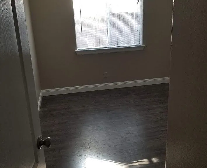 1568 Bullard Ave — Photo 9