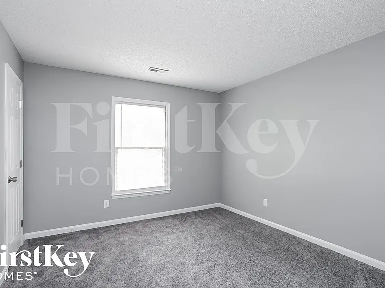 4905 Chimney Springs Dr — Photo 11