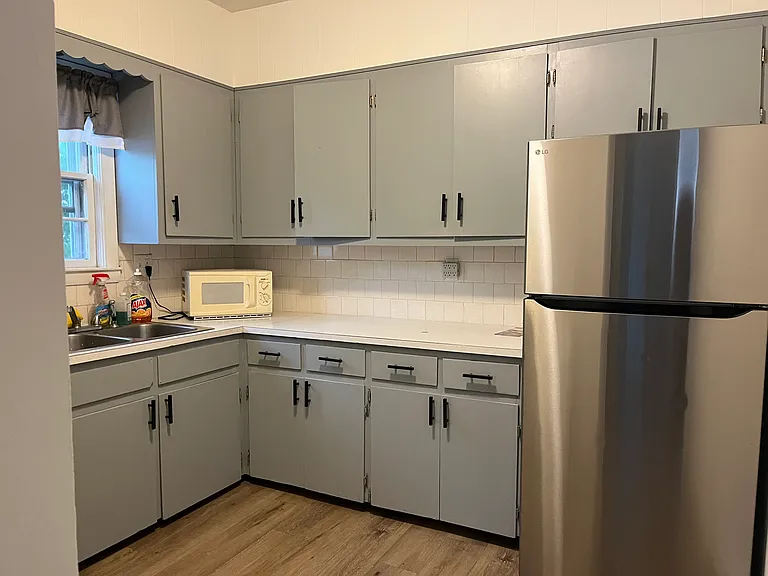 2 Hyacinth St #2 — Photo 4