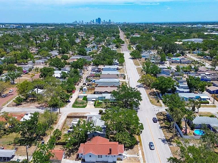 Close to Downtown St. Pete & beaches