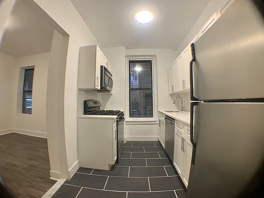 Rented by Bond New York | media 8