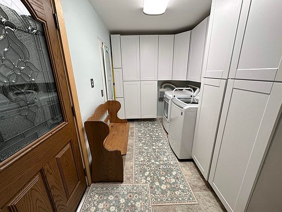 4th image of 16 Howe Street