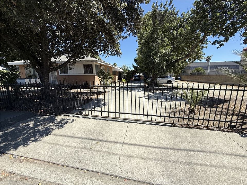 1st image of 1160 E Pasadena St