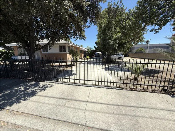 1160 E Pasadena St, Pomona, CA 91767