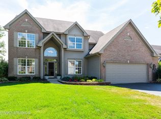 1814 Moorland Ln, Crystal Lake, IL 60014