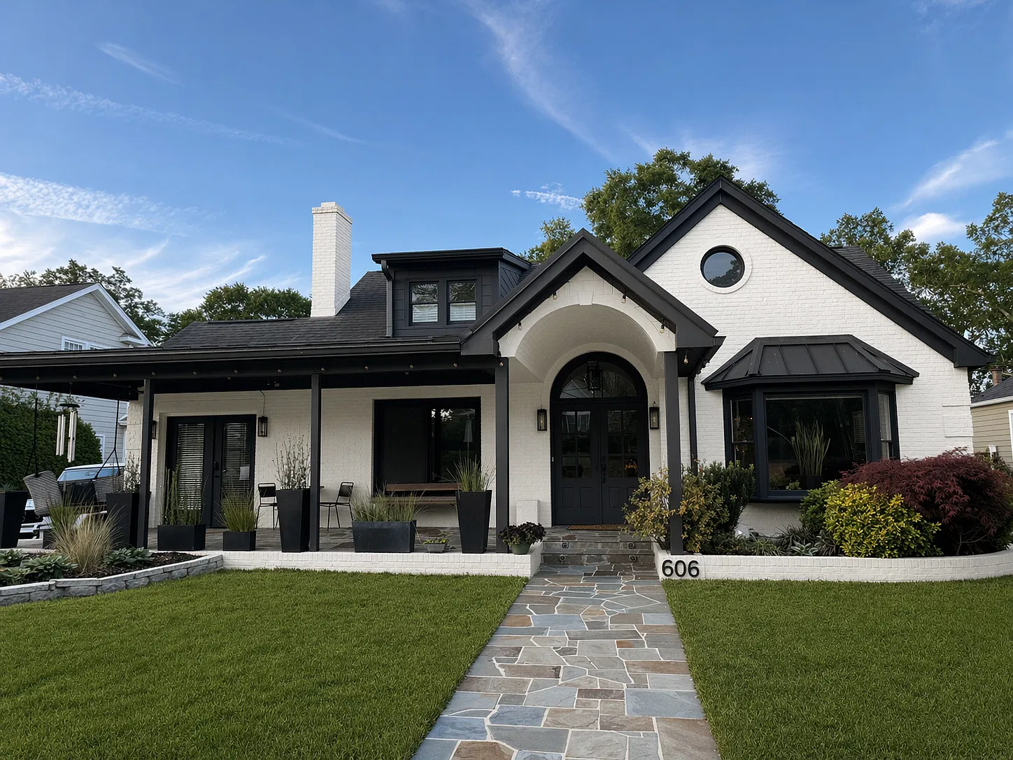 5 bed, 5.5 bath, 5600 sqft, $9,997 — Photo 1