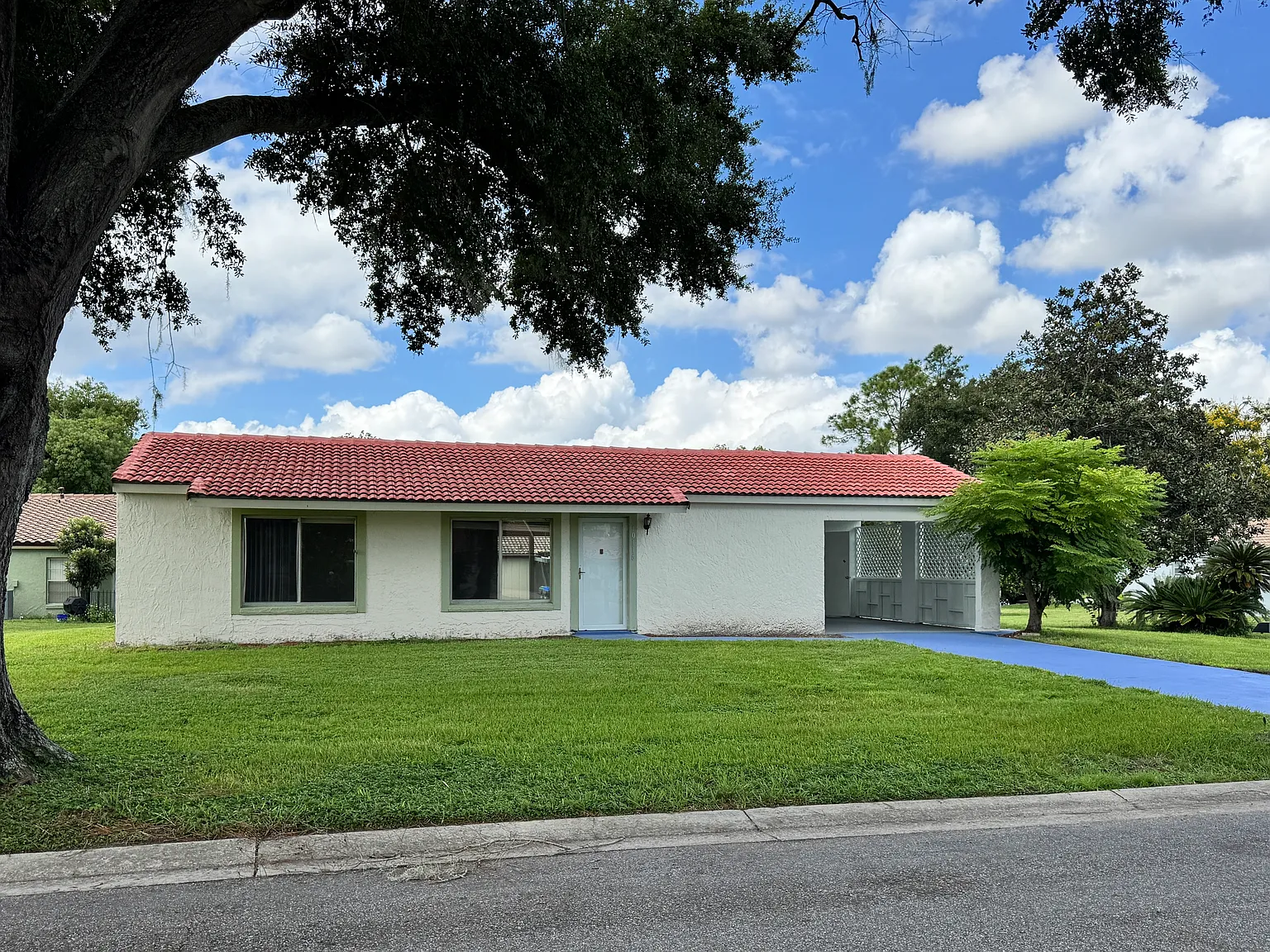 10116 Fairtree Ln — Photo 2