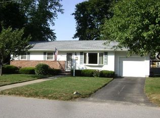 367 Potters Ave, Warwick, RI 02886