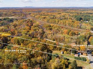 452/454 Alewive Rd, Kennebunk, ME 04043