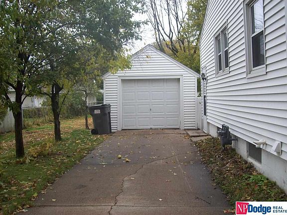 5th image of 1035 N Lincoln Ave