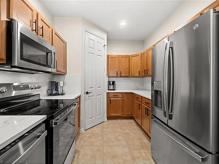 15121 Laguna Dr #102 — Photo 11