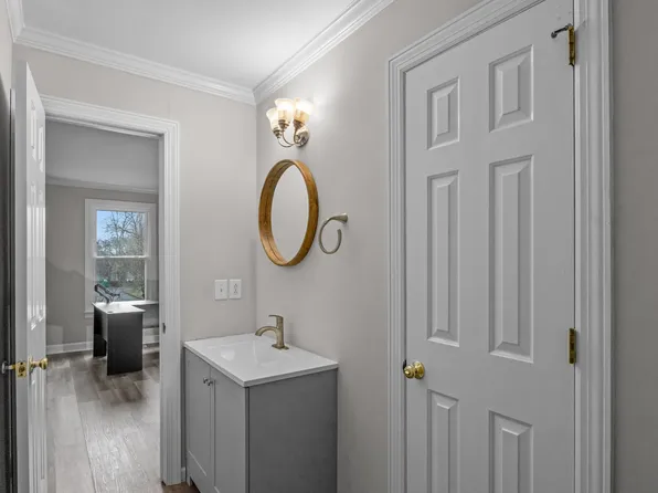609 Boyd Mill Ave APT 10, Franklin, TN 37064
