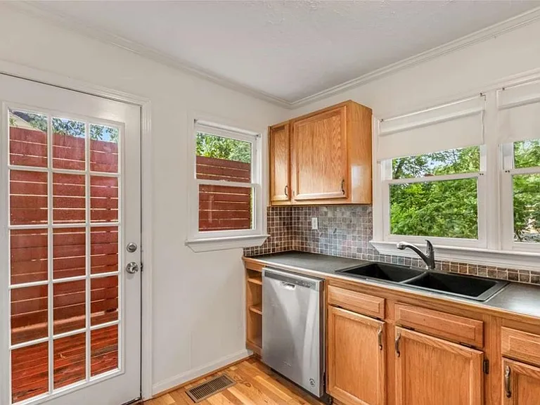 850 Flat Shoals Way — Photo 12