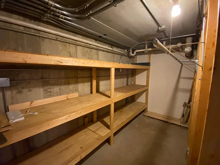 5401 Chateau #4 — Photo 11