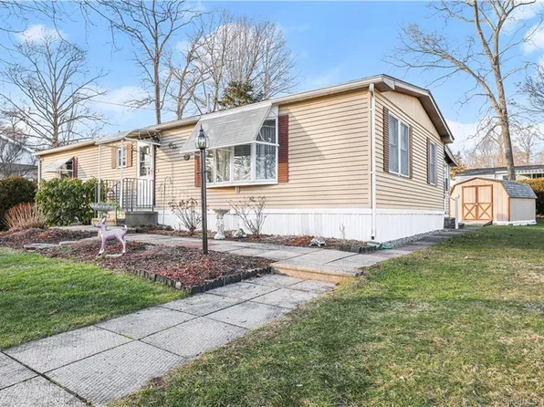 11 Whitewood Road, Killingworth, CT 06419