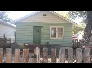 928 8th St, Rawlins, WY 82301