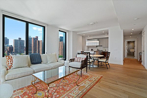 1st image of 360 E 89th St #17C