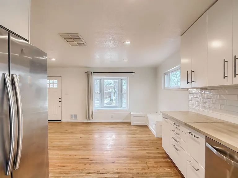 207 Teal St — Photo 3