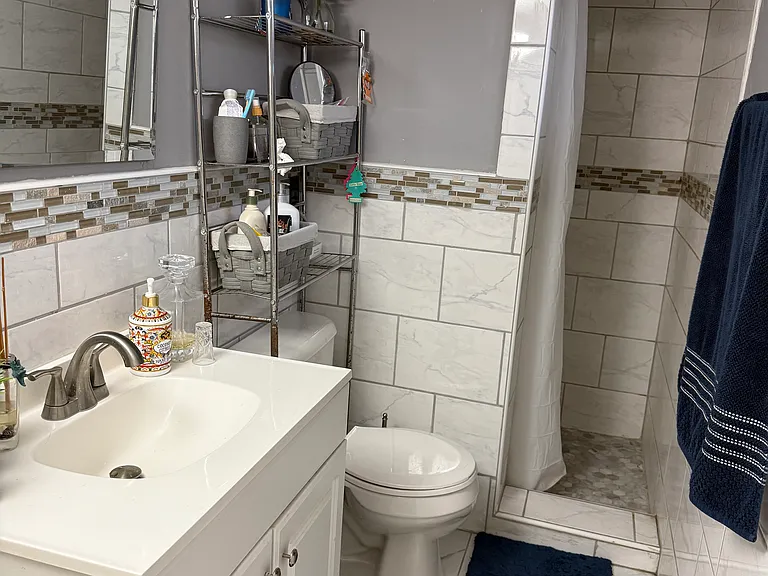 8565 Potomac Ave — Photo 11