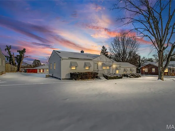 202 Sunshine Dr, Festus, MO 63028